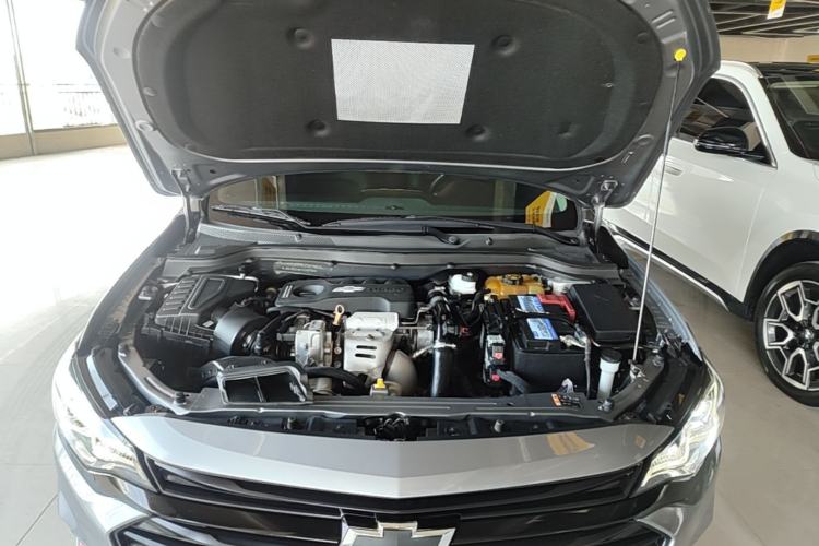 Used Chevrolet Monza 2020 Light Hybrid Redline 320T Dual-Clutch Thrilling Edition Engine Bay
