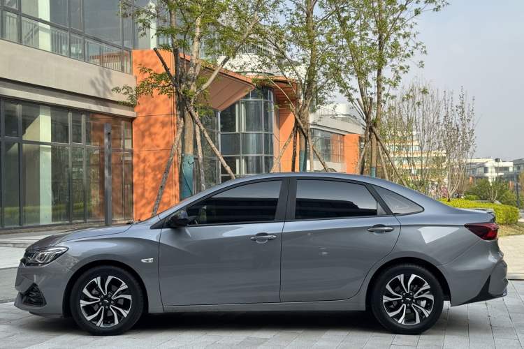 Used Chevrolet Monza 2020 Light Hybrid RS 330T Automatic Comfort Edition Exterior 6