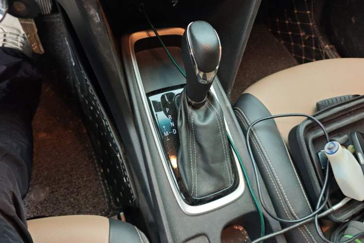 Used Chevrolet Monza 2020 320 Automatic Enjoyment Edition Gear Lever