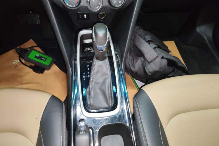 Used Chevrolet Monza 2020 320 Automatic Enjoyment Edition Gear Lever
