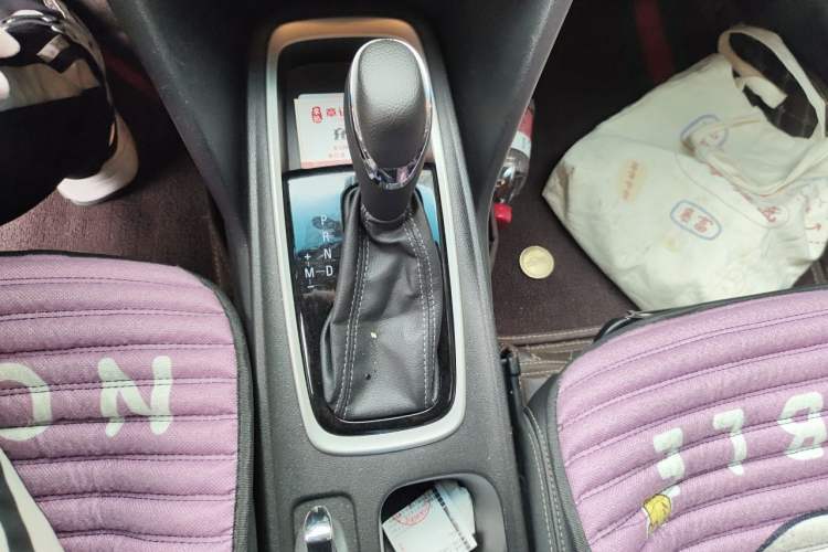 Used Chevrolet Monza 2020 320 Automatic Enjoyment Edition Gear Lever