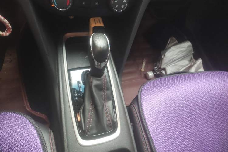 Used Chevrolet Monza 2020 Light Hybrid RS 330T Automatic Comfort Edition Gear Lever