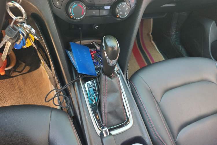 Used Chevrolet Monza 2020 Light Hybrid RS 330T Automatic Comfort Edition Gear Lever