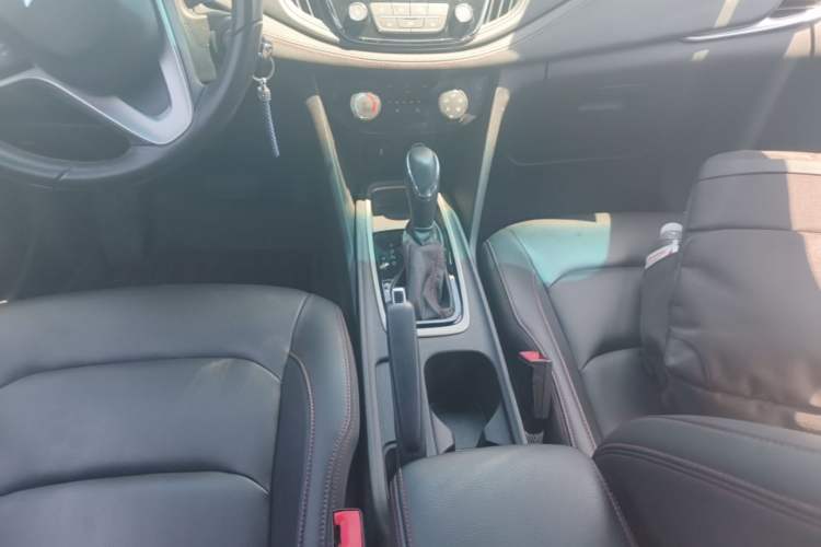 Used Chevrolet Monza 2020 Light Hybrid RS 330T Automatic Comfort Edition Gear Lever