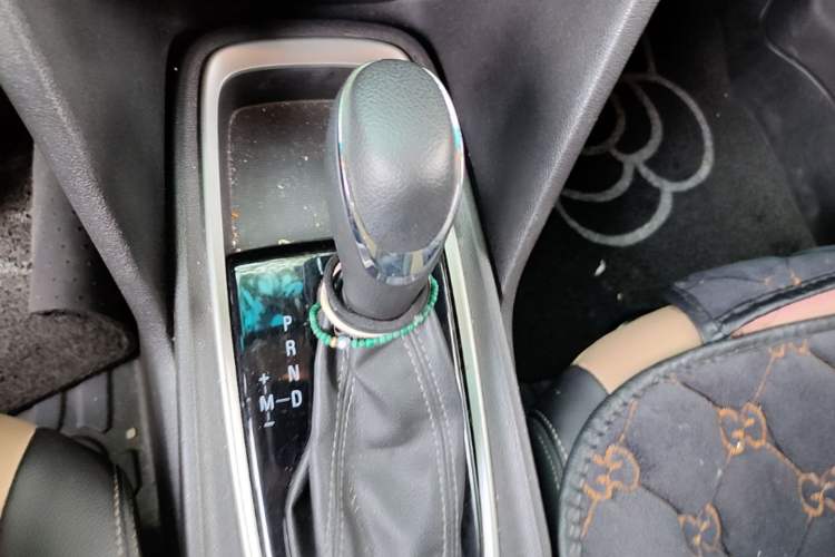 Used Chevrolet Monza 2020 320 Automatic Enjoyment Edition Gear Lever