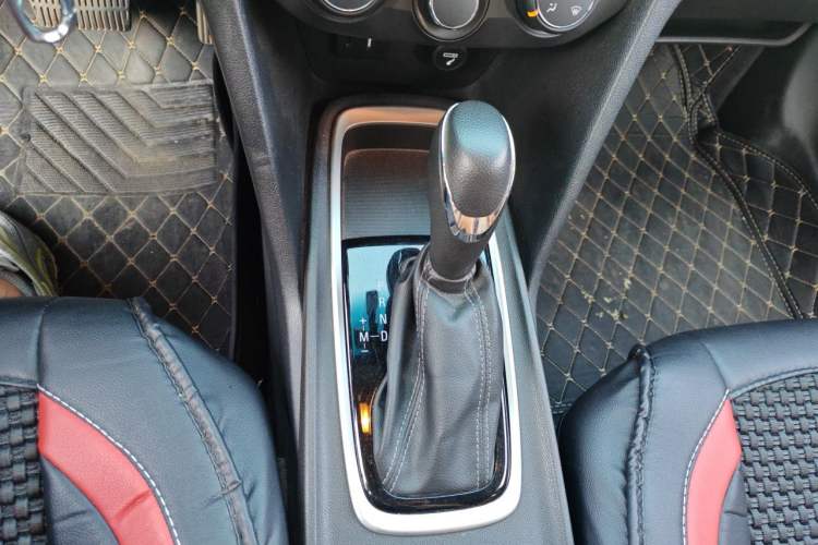 Used Chevrolet Monza 2020 320 Automatic Enjoyment Edition Gear Lever