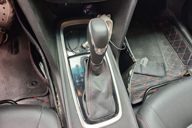 Used Chevrolet Monza 2020 Light Hybrid RS 330T Automatic Comfort Edition Gear Lever