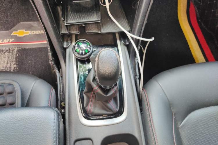 Used Chevrolet Monza 2020 Light Hybrid RS 330T Automatic Comfort Edition Gear Lever