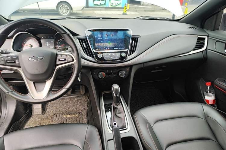 Used Chevrolet Monza 2020 Light Hybrid RS 330T Automatic Comfort Edition Gear Lever