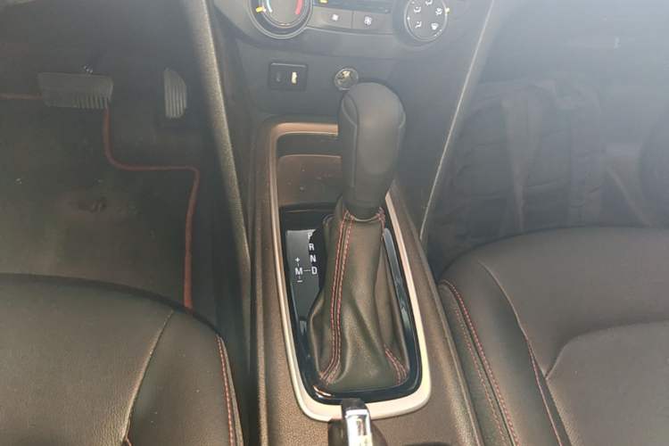 Used Chevrolet Monza 2020 Light Hybrid RS 330T Automatic Comfort Edition Gear Lever