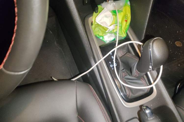 Used Chevrolet Monza 2020 Light Hybrid Redline 320T Dual-Clutch Thrilling Edition Gear Lever