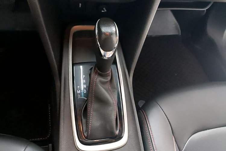 Used Chevrolet Monza 2020 Light Hybrid RS 330T Automatic Comfort Edition Gear Lever