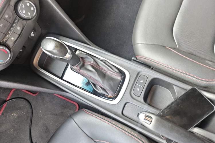 Used Chevrolet Monza 2020 Light Hybrid RS 330T Automatic Thrill Edition Gear Lever