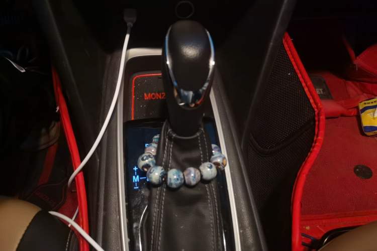 Used Chevrolet Monza 2020 320 Automatic Enjoyment Edition Gear Lever