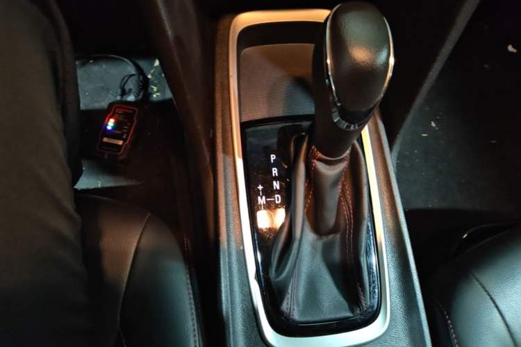 Used Chevrolet Monza 2020 Light Hybrid RS 330T Automatic Comfort Edition Gear Lever