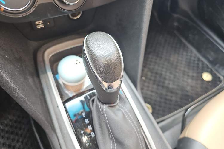 Used Chevrolet Monza 2020 320 Automatic Enjoyment Edition Gear Lever