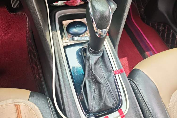 Used Chevrolet Monza 2020 320 Automatic Enjoyment Edition Gear Lever
