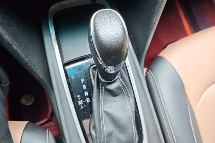 Used Chevrolet Monza 2020 320 Automatic Enjoyment Edition Gear Lever