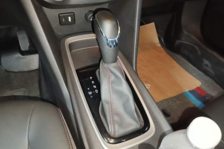 Used Chevrolet Monza 2020 Light Hybrid RS 330T Automatic Comfort Edition Gear Lever