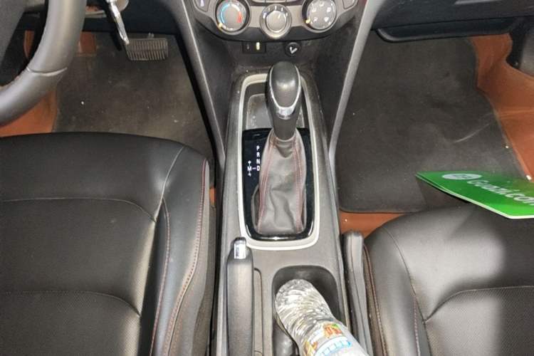 Used Chevrolet Monza 2020 Light Hybrid Redline 320T Dual-Clutch Thrilling Edition Gear Lever