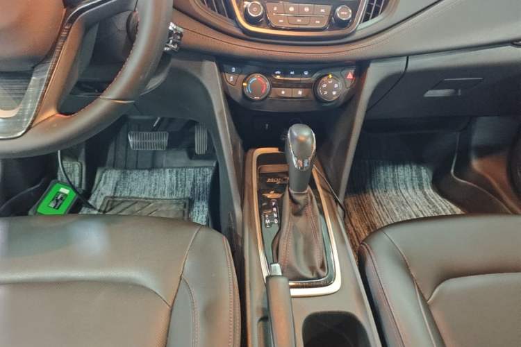 Used Chevrolet Monza 2020 Light Hybrid RS 330T Automatic Comfort Edition Gear Lever