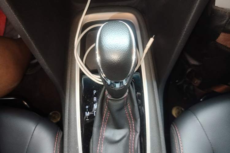 Used Chevrolet Monza 2020 Light Hybrid RS 330T Automatic Comfort Edition Gear Lever