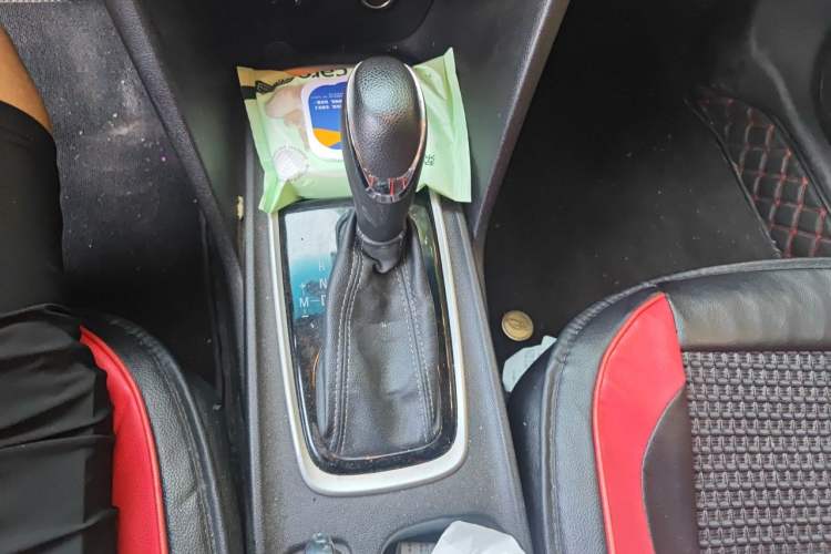 Used Chevrolet Monza 2020 320 Automatic Enjoyment Edition Gear Lever