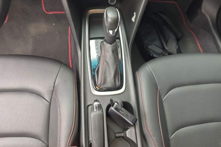 Used Chevrolet Monza 2020 Light Hybrid RS 330T Automatic Comfort Edition Gear Lever