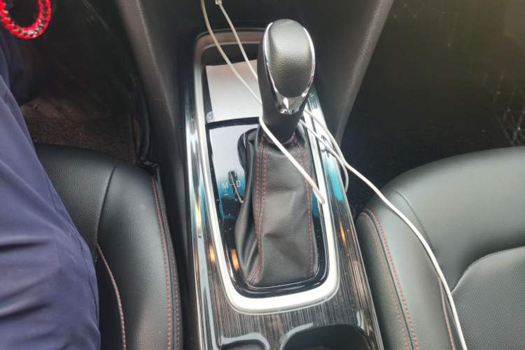 Used Chevrolet Monza 2020 Light Hybrid RS 330T Automatic Comfort Edition Gear Lever
