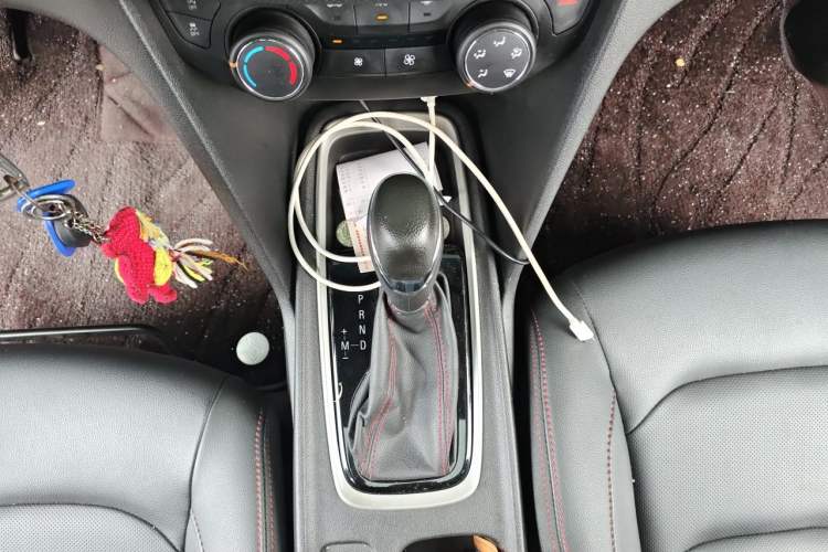 Used Chevrolet Monza 2020 Light Hybrid RS 330T Automatic Comfort Edition Gear Lever