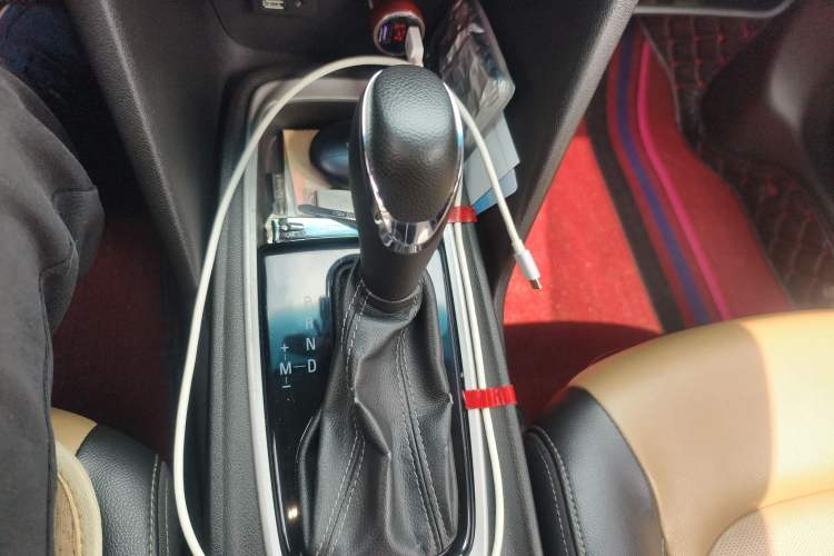 Used Chevrolet Monza 2020 320 Automatic Enjoyment Edition Gear Lever