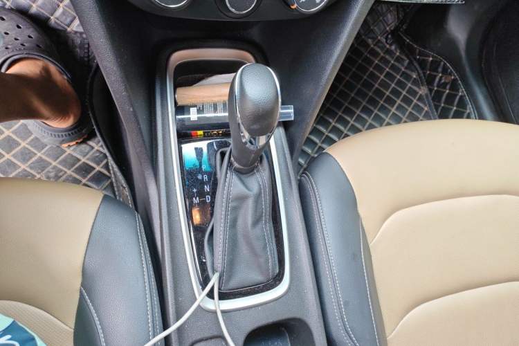 Used Chevrolet Monza 2020 320 Automatic Enjoyment Edition Gear Lever