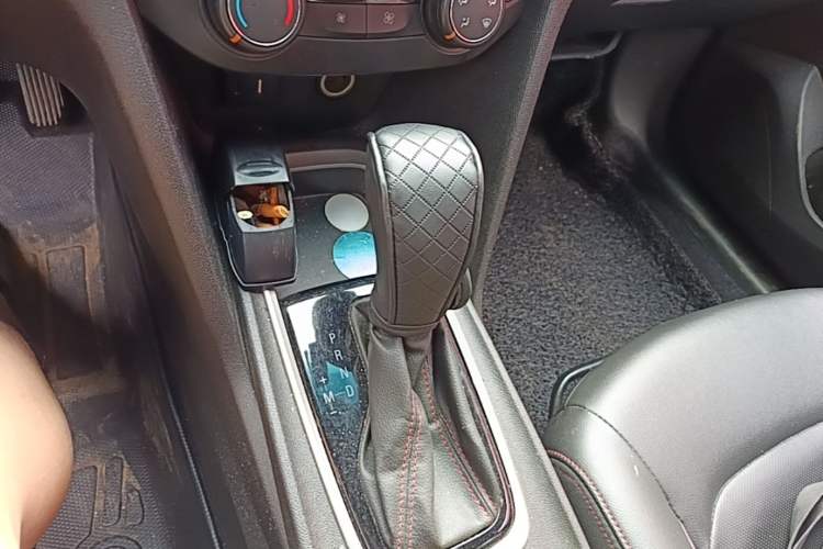 Used Chevrolet Monza 2020 Light Hybrid RS 330T Automatic Comfort Edition Gear Lever