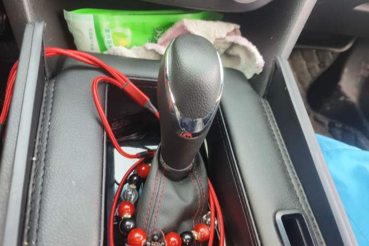 Used Chevrolet Monza 2020 Light Hybrid RS 330T Automatic Comfort Edition Gear Lever