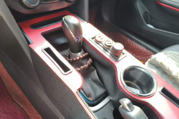 Used Chevrolet Monza 2020 Light Hybrid RS 330T Automatic Comfort Edition Gear Lever