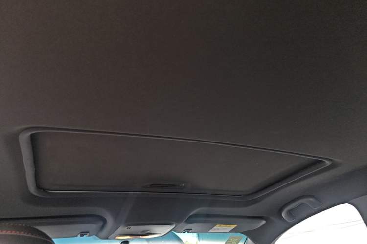 Used Chevrolet Monza 2020 Light Hybrid RS 330T Automatic Thrill Edition Headliner