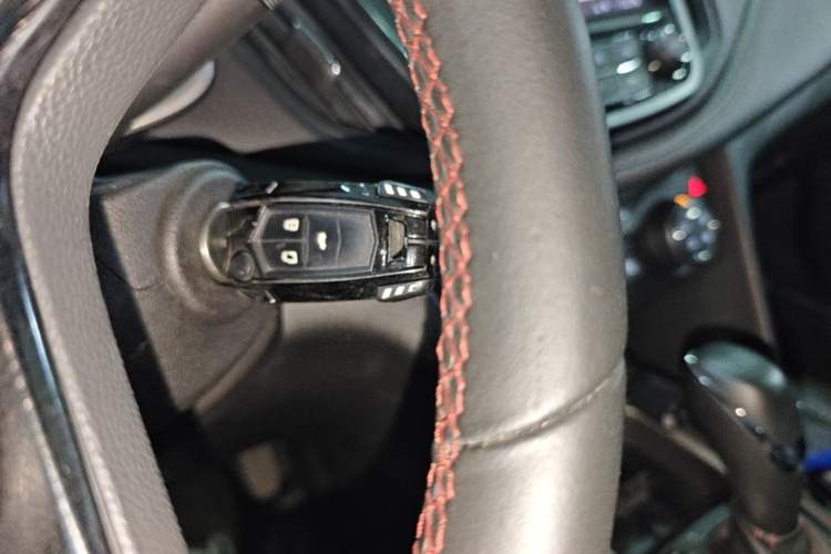 Used Chevrolet Monza 2020 Light Hybrid RS 330T Automatic Comfort Edition Interior 1
