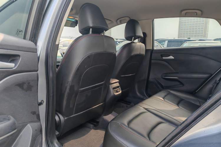 Used Chevrolet Monza 2020 Light Hybrid Redline 320T Dual-Clutch Joyful Edition Interior 3
