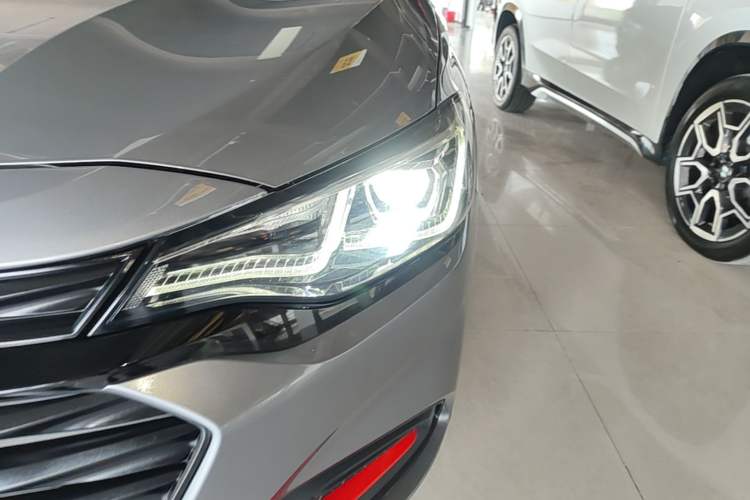 Used Chevrolet Monza 2020 Light Hybrid Redline 320T Dual-Clutch Thrilling Edition Left Front Headlight