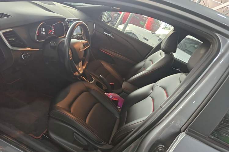 Used Chevrolet Monza 2020 Light Hybrid RS 330T Automatic Comfort Edition Left Front Seat