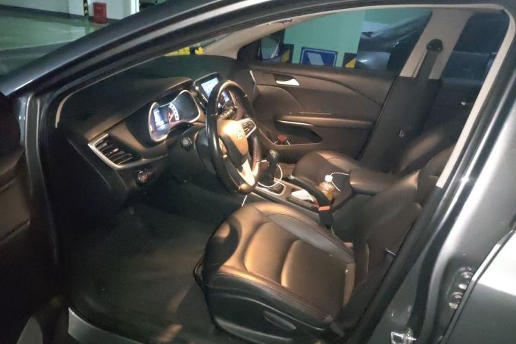 Used Chevrolet Monza 2020 Light Hybrid Redline 320T Dual-Clutch Thrilling Edition Left Front Seat