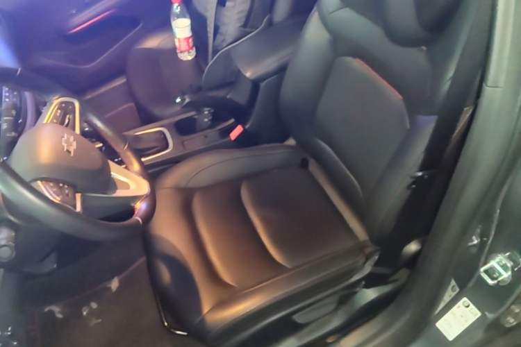Used Chevrolet Monza 2020 Light Hybrid RS 330T Automatic Comfort Edition Left Front Seat