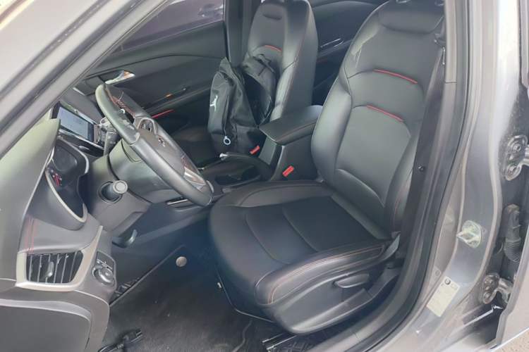 Used Chevrolet Monza 2020 Light Hybrid RS 330T Automatic Comfort Edition Left Front Seat