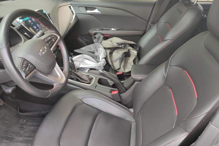 Used Chevrolet Monza 2020 Light Hybrid RS 330T Automatic Comfort Edition Left Front Seat