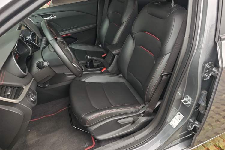 Used Chevrolet Monza 2020 Light Hybrid RS 330T Automatic Comfort Edition Left Front Seat