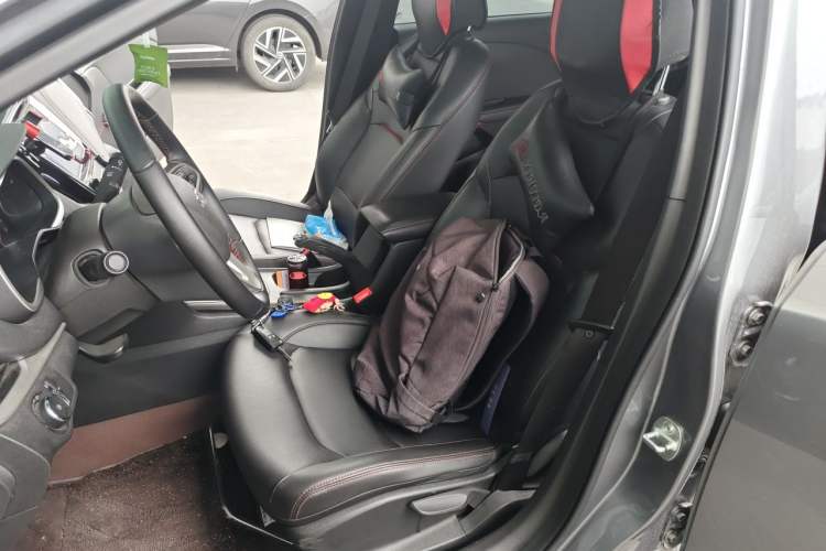 Used Chevrolet Monza 2020 Light Hybrid RS 330T Automatic Comfort Edition Left Front Seat