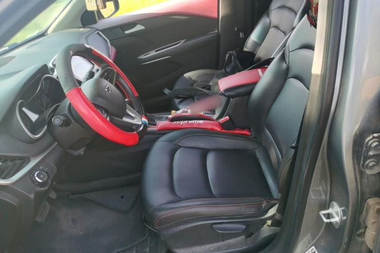 Used Chevrolet Monza 2020 Light Hybrid Redline 320T Dual-Clutch Thrilling Edition Left Front Seat