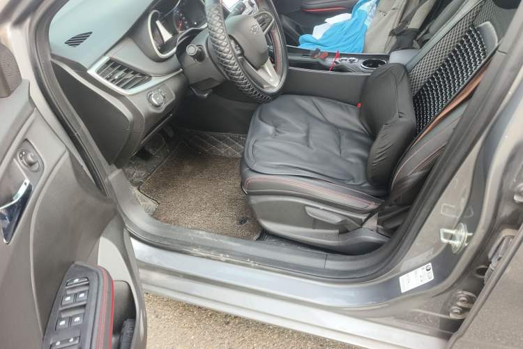 Used Chevrolet Monza 2020 Light Hybrid RS 330T Automatic Comfort Edition Left Front Seat