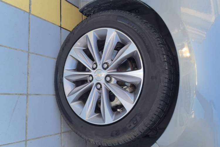 Used Chevrolet Monza 2020 320 Automatic Enjoyment Edition Left Front Wheel Hub