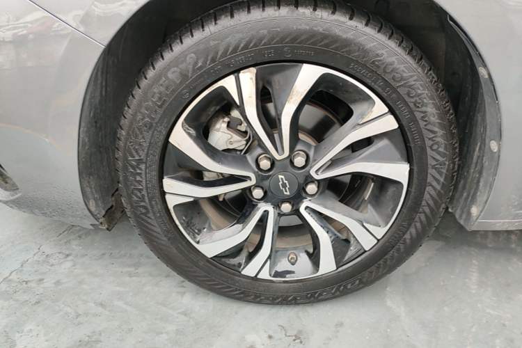 Used Chevrolet Monza 2020 Light Hybrid RS 330T Automatic Comfort Edition Left Front Wheel Hub